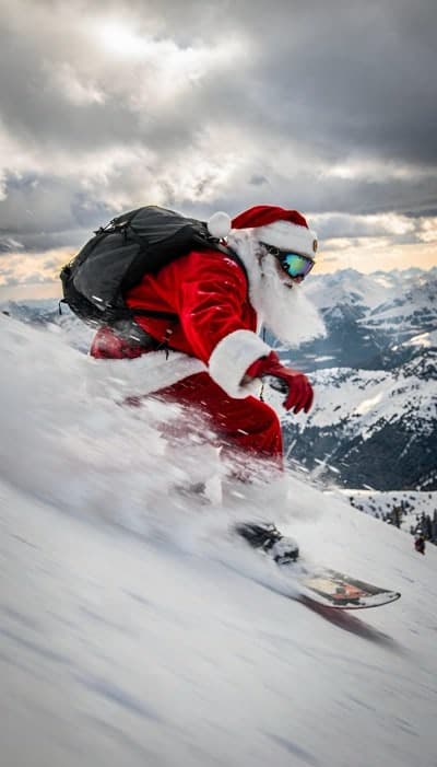 Santa Skiing